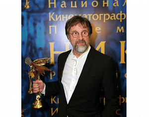 Лауреат национальной кинопремии «Ника» за лучшую мужскую роль в фильме Алексея Германа «Трудно быть богом», 2015 г. Лауреат национальной кинопремии «Ника» за лучшую мужскую роль в фильме Алексея Германа «Трудно быть богом», 2015 г.